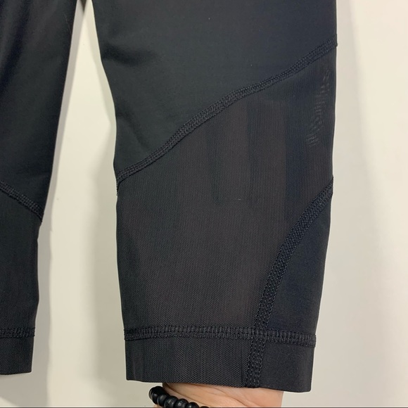 XS Lolë black crop leggings with mesh detailing - Picture 11 of 16